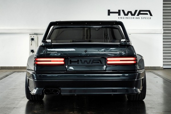 Рестомод HWA Evo от создателей AMG: живые фотографии и технические подробности Рестомод HWA Evo от создателей AMG: живые фотографии и технические подробности
