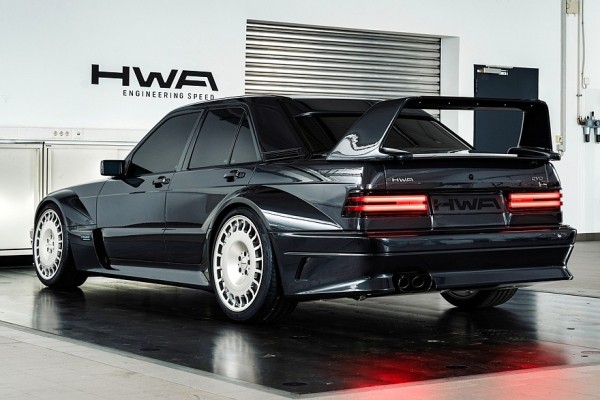 Рестомод HWA Evo от создателей AMG: живые фотографии и технические подробности Рестомод HWA Evo от создателей AMG: живые фотографии и технические подробности