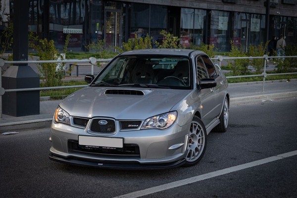 Был правый &ndash; стал левый: опыт владения Subaru Impreza WRX STI II S204