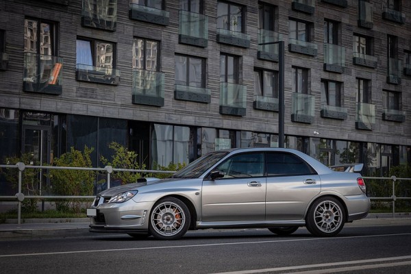 Был правый &ndash; стал левый: опыт владения Subaru Impreza WRX STI II S204
