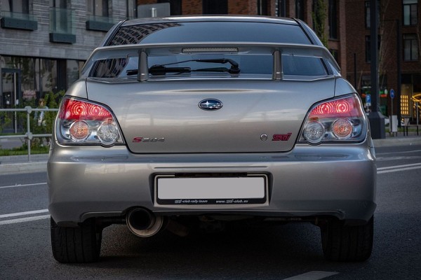 Был правый &ndash; стал левый: опыт владения Subaru Impreza WRX STI II S204