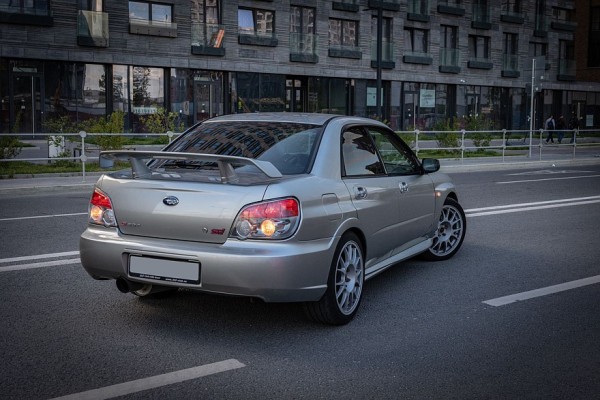 Был правый &ndash; стал левый: опыт владения Subaru Impreza WRX STI II S204