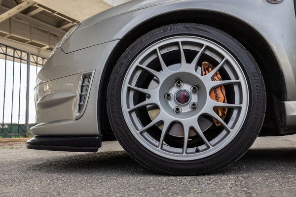 Был правый &ndash; стал левый: опыт владения Subaru Impreza WRX STI II S204
