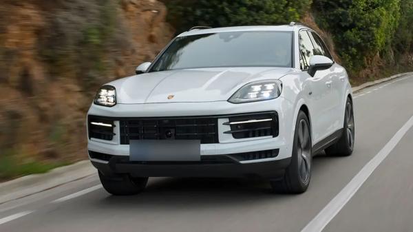 В России появился новый гибридный Porsche Cayenne Coupe: сколько он стоит