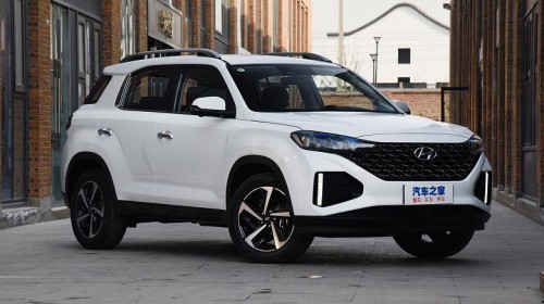 Hyundai ix35 подешевел в России на 600 тыс. рублей &mdash; теперь кроссовер стоит от 2,7 млн рублей