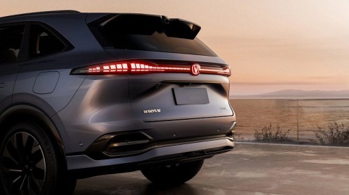 Предложение, от которого невозможно отказаться.&nbsp;Новейший Changan CS75 PLUS с &laquo;космическим&raquo; дизайном, &laquo;автоматом&raquo; Aisin и тремя экранами в салоне &mdash; всего за 17 тыс. долларов