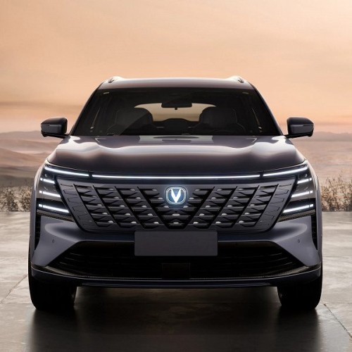 Предложение, от которого невозможно отказаться.&nbsp;Новейший Changan CS75 PLUS с &laquo;космическим&raquo; дизайном, &laquo;автоматом&raquo; Aisin и тремя экранами в салоне &mdash; всего за 17 тыс. долларов