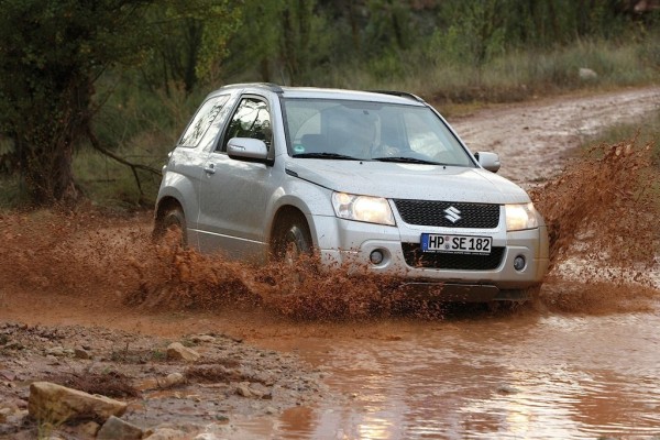 &laquo;ЗР&raquo;: тест внедорожника Suzuki Grand Vitara за 650 тыс. рублей