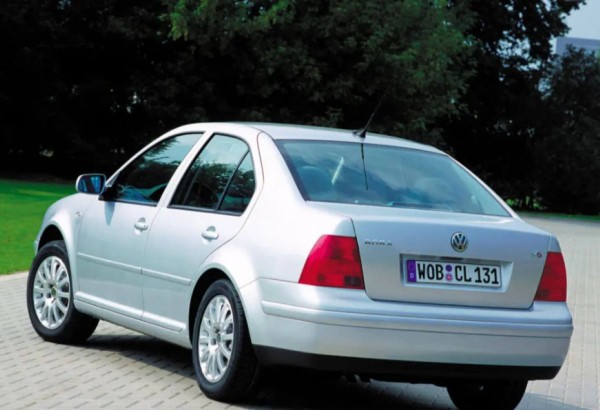 &laquo;АвтоВзгляд&raquo; назвал плюсы и минусы Volkswagen Bora за 250 000 рублей