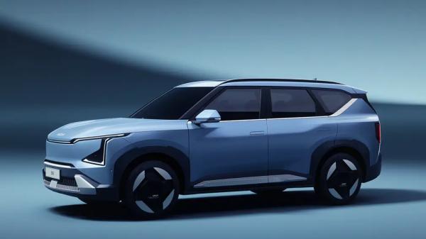 В Россию привезли новый электрический кроссовер Kia EV5 В Россию привезли новый электрический кроссовер Kia EV5