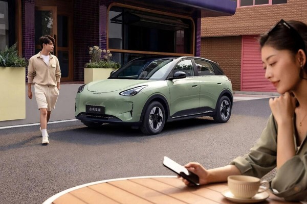На рынок КНР вышел &laquo;улыбающийся&raquo; хетчбэк Geely