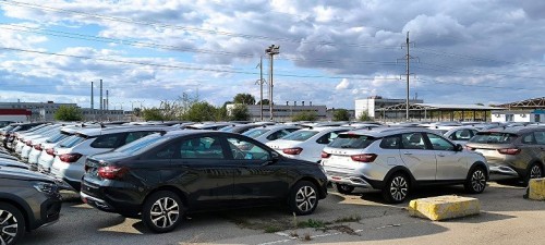 &laquo;Ручеёк товарных автомобилей потёк к дилерам&raquo;. АвтоВАЗ наконец-то поборол проблемы с ESP Lada Vesta &mdash; машины поехали к дилерам