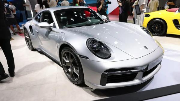 Porsche показала в Китае свои самые новые модели