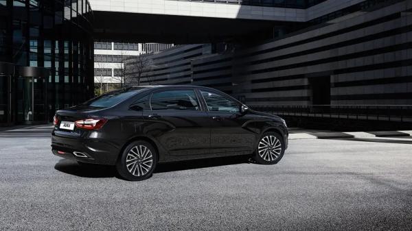АвтоВАЗ начнёт продажи новых седанов LADA Aura 30 ноября: сколько он стоит