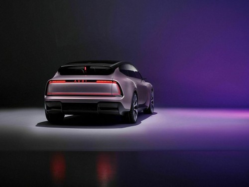 Audi представила крутой AUDI E для Китая: без четырех колец, с интересным дизайном, полным приводом и 764 л.с. Audi представила крутой AUDI E для Китая: без четырех колец, с интересным дизайном, полным приводом и 764 л.с.