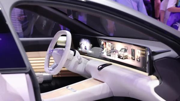 Компания Audi показала концепт-кар AUDI E