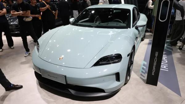 Porsche показала в Китае свои самые новые модели