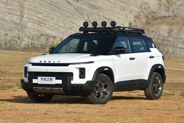 Новый кроссовер Geely удивил китайцев ценами и &laquo;джинсовым&raquo; салоном