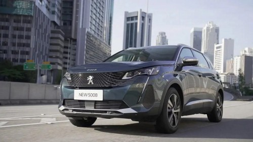 В Россию приехал Peugeot 5008 GT 2024. Европейский кроссовер оснащен 8-ступенчатым &laquo;автоматом&raquo;