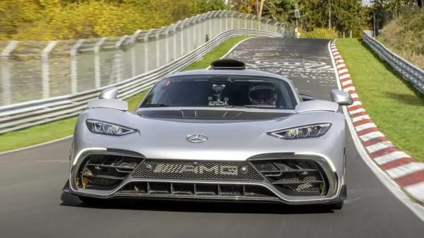 Таких машин всего 275: в РФ продается гиперкар Mercedes-AMG One по безумной цене