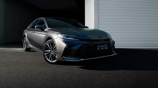 Toyota представила &laquo;великолепную&raquo; Camry: что в ней особенного