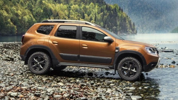 Дилеры РФ возобновили продажи Renault Duster в привычном кузове