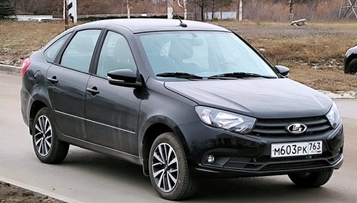 Новогодний подарок от АвтоВАЗА. Начинается выпуск топовых лифтбэков Lada Granta Club Luxe с климат-контролем, противотуманками, обогревами и полным электропакетом