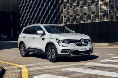 Новый Renault Koleos с полным приводом и 2,5-литровым мотором от Nissan X-Trail продают в России за 3,5 млн рублей Новый Renault Koleos с полным приводом и 2,5-литровым мотором от Nissan X-Trail продают в России за 3,5 млн рублей
