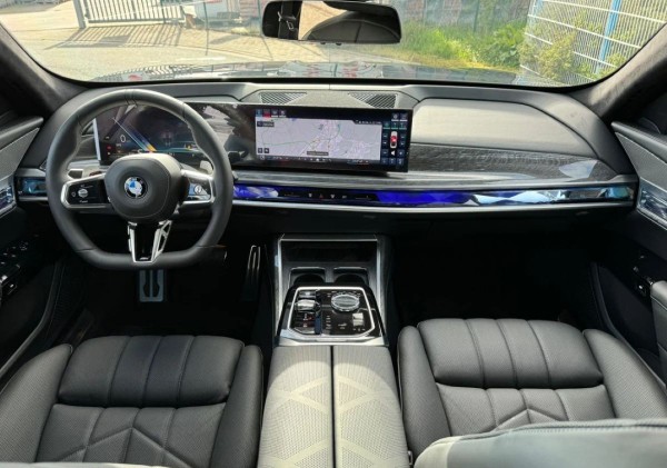 В Москве выставили на продажу самый дорогой BMW. Сколько он стоит