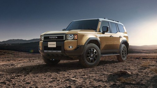 В Москву к концу года привезли новую партию внедорожников Toyota Land Cruiser Prado 250 — в топовой комплектации за 12 млн рублей В Москву к концу года привезли новую партию внедорожников Toyota Land Cruiser Prado 250 — в топовой комплектации за 12 млн рублей