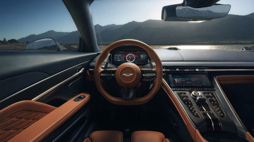 В Россию приехал новейший Aston Martin DB12 2024
