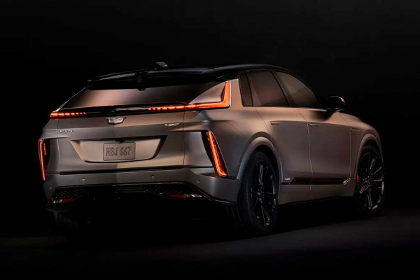 &laquo;Заряженный&raquo; Cadillac Lyriq-V стал самым быстрым автомобилем американской марки