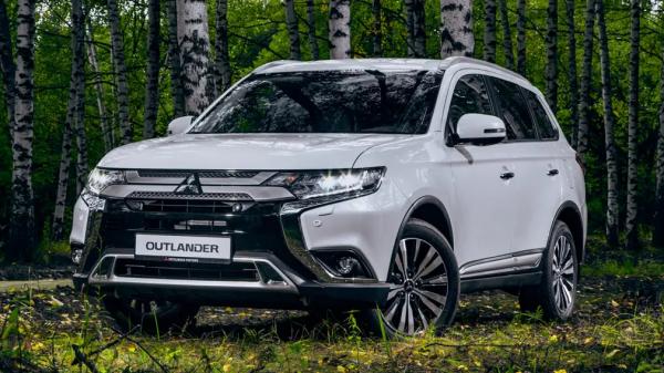 В РФ все еще продаются новые Mitsubishi Outlander 2022 года выпуска &ndash; цена удивит