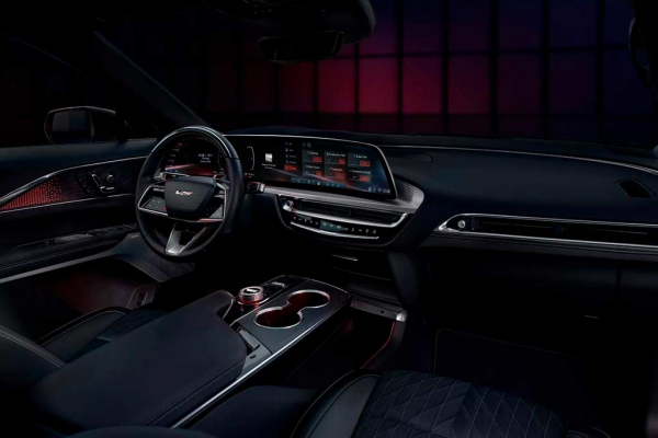 &laquo;Заряженный&raquo; Cadillac Lyriq-V стал самым быстрым автомобилем американской марки