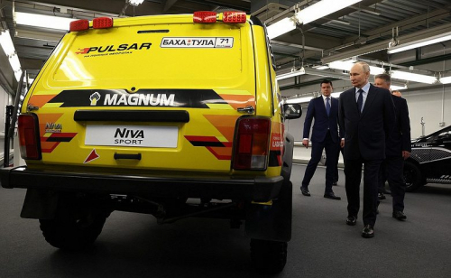 Что ещё показали Путину на АвтоВАЗе: появились качественные фото Lada B+Cross, Lada Iskra, новых Lada Niva Что ещё показали Путину на АвтоВАЗе: появились качественные фото Lada B+Cross, Lada Iskra, новых Lada Niva
