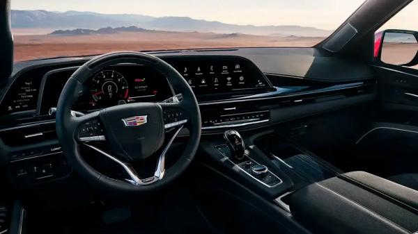 В Россию привезли &laquo;заряженный&raquo; Cadillac Escalade: цена может удивить