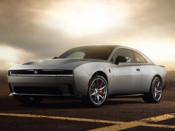 До России добрался &laquo;воскрешенный&raquo; маслкар Dodge