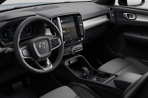 Кроссоверы Volvo XC40 вернулись в Россию по впечатляющей цене
