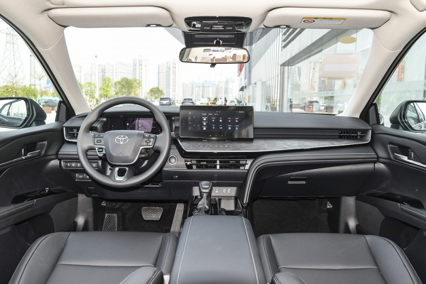 В России начались продажи Toyota Camry 2025 года: цена удивит