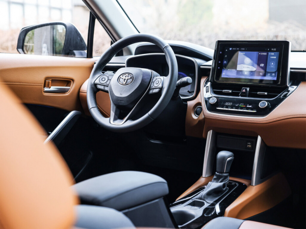 В Россию вернулся интересный кроссовер на базе Toyota Corolla 