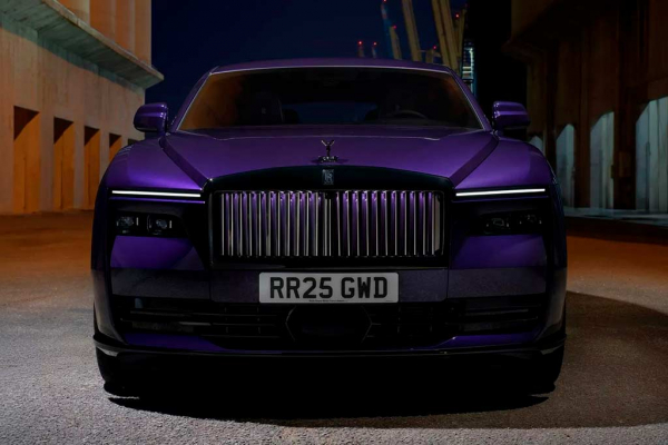 Rolls-Royce Spectre Black Badge: драйверская версия электрического купе
