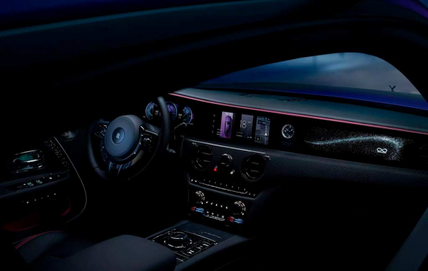 Rolls-Royce Spectre Black Badge: драйверская версия электрического купе