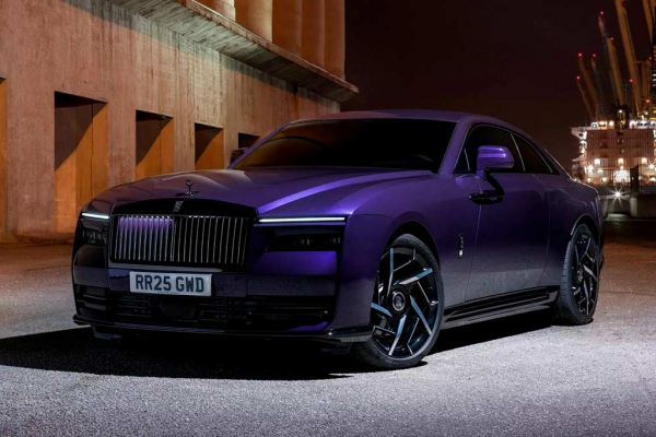 Rolls-Royce Spectre Black Badge: драйверская версия электрического купе