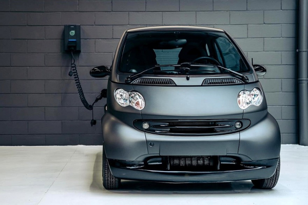 Smart fortwo первого поколения возвращается на рынок в виде электромода от Aznom