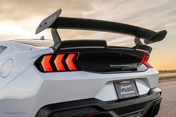 Hennessey ещё раз пришпорила &laquo;тёмную лошадку&raquo;: представлен Super Venom Mustang