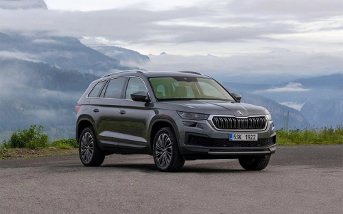 BMW X5 и Skoda Kodiaq с прошлого года в России подешевели, Toyota Camry осталась на месте: названы актуальные цены