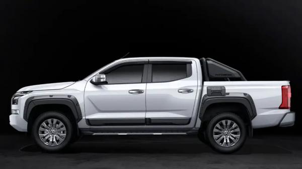 От 5 750 000 рублей: в РФ можно купить японский пикап Mitsubishi L200 нового поколения