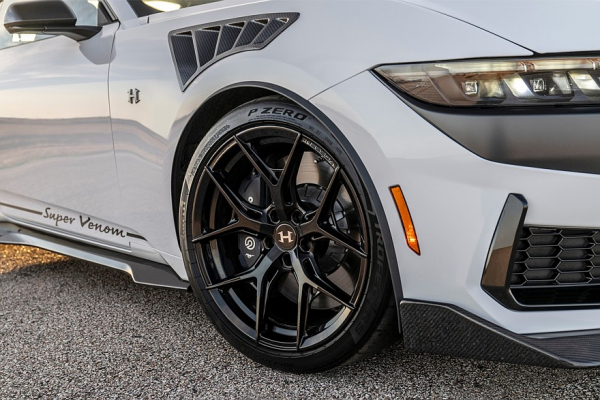 Hennessey ещё раз пришпорила &laquo;тёмную лошадку&raquo;: представлен Super Venom Mustang
