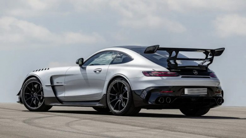 Россиянам предлагают Mercedes-Benz AMG GT