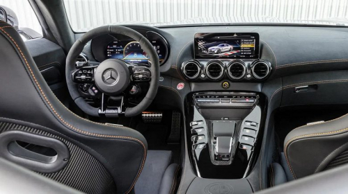 Россиянам предлагают Mercedes-Benz AMG GT